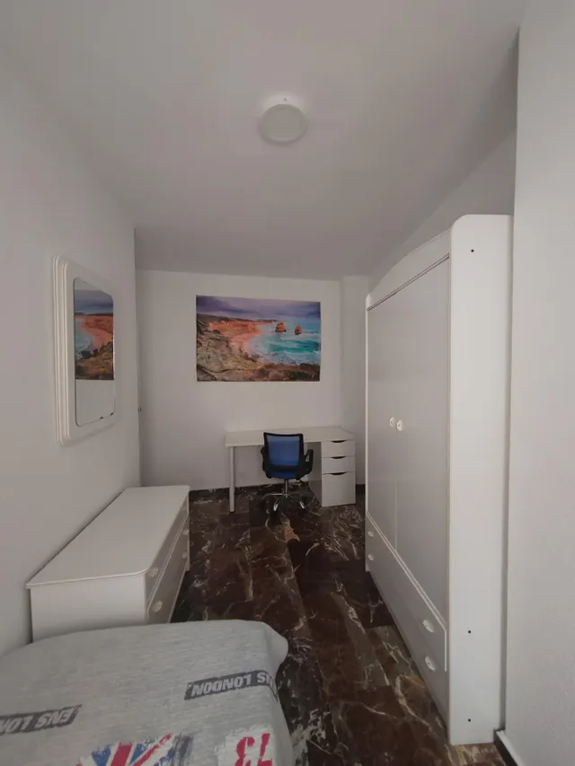 SE ALQUILA HABITACIÓN EN MILLÁN DE PRIEGO. — 26