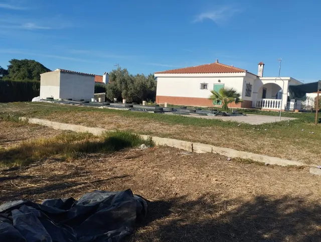 Amplio Campo con Casa y Piscina en Pago Redondo ! — 25