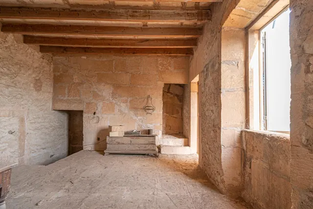 Casa señorial de 300 m2 para reforma integral en el centro de Porreres — 26