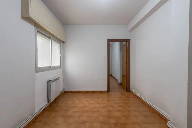 Amplio piso en Pedro Antonio de Alarcón — 32