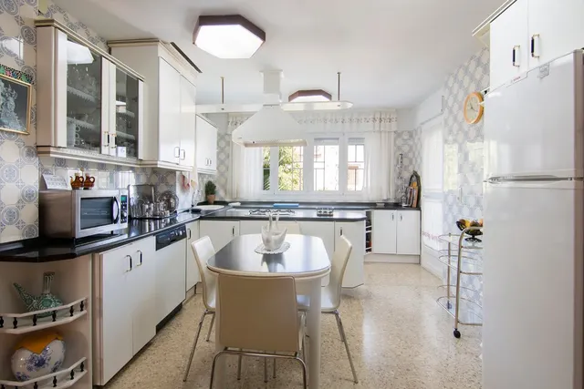 MAGNIFICO CHALET CON PISCINA EN COLINAS BERMEJAS — 11