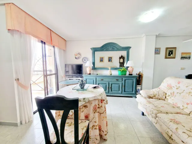 Piso tipo dúplex de 3 dormitorios en el centro - foto 4