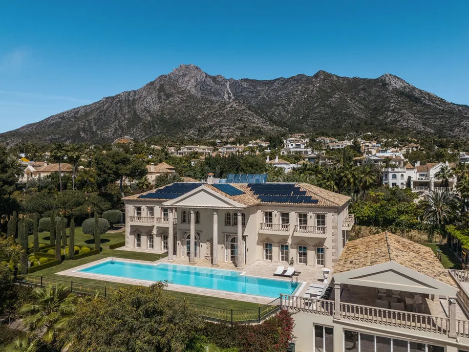 Chalet 7 habitaciones 2000m² en venta - Marbella