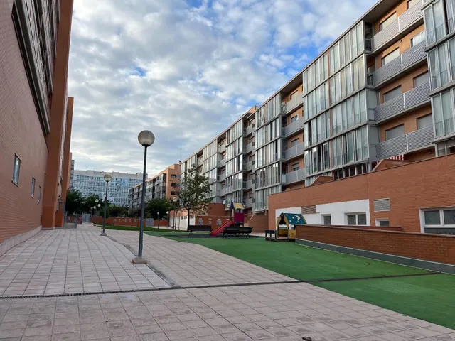 Local en venta en Valdespartera, Calle Mi Tío. — 26