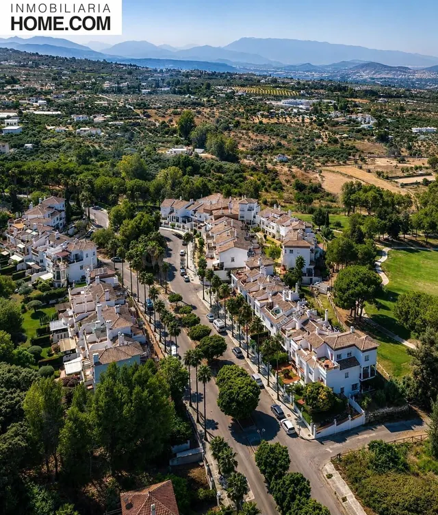 Adosado en Lauro Golf con piscina, pádel, golf, 4 terrazas y orientación sur — 2