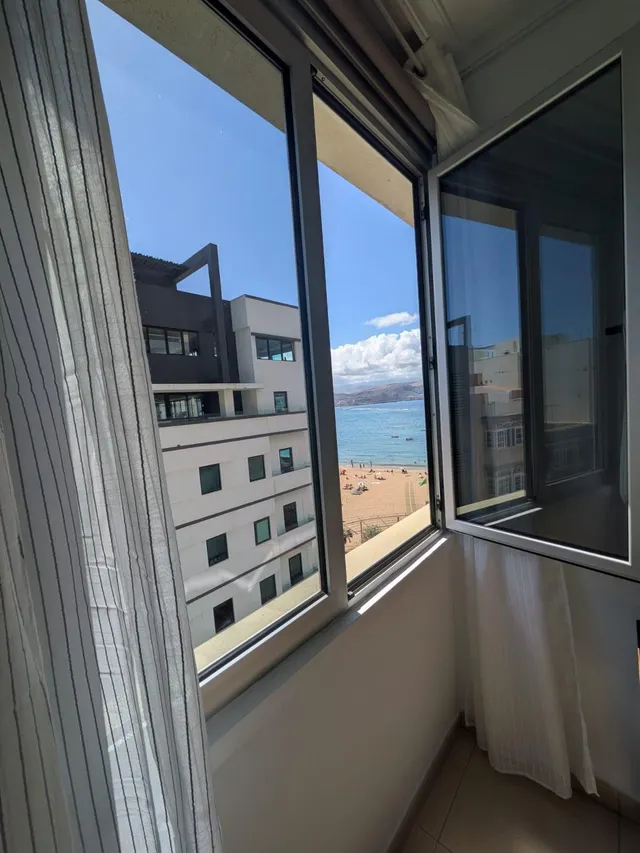 Se alquila piso por temporada con vistas al mar en playa las canteras — 3