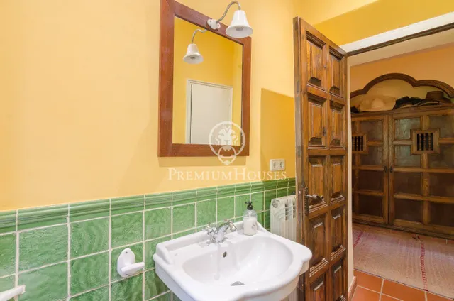 Masía céntrica en venta en Orrius, con negocio en funcionamiento (hostelería) — 19