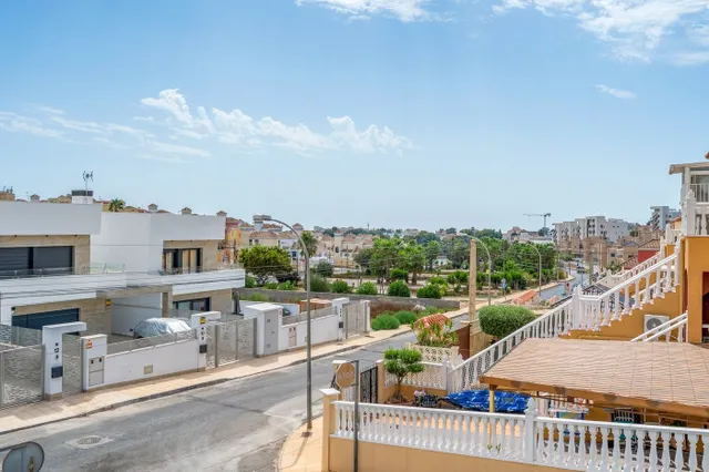 CASA DE 3 DORMITORIOS 2 BAÑOS EN SAN MIGUEL DE SALINAS ( ALICANTE ) — 28