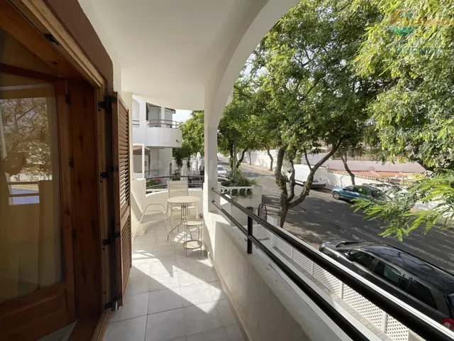 APARTAMENTO CON PISCINA COMUNITARIA EN EL ALAMILLO - foto 2