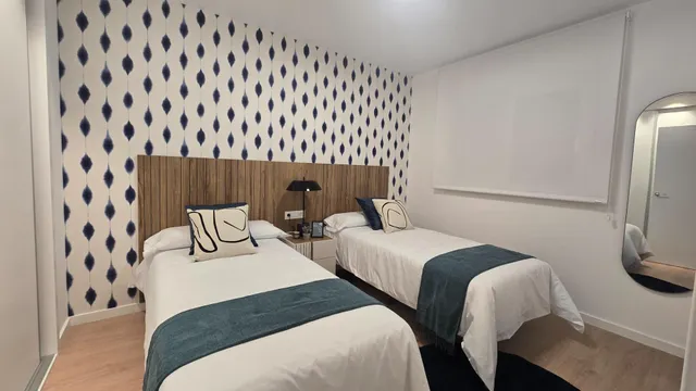 VIVIENDA CON PISCINA y SUPER TERRAZA de 100  m2 — 28