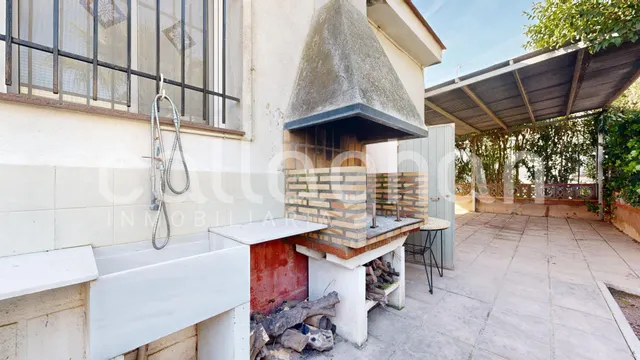Luminoso y exclusivo chalet independiente en Almardà — 38