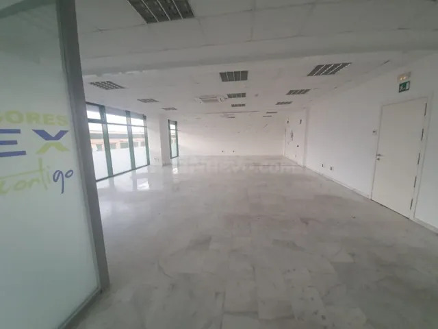 OFICINA DISPONIBLE ZONA SANTA JUSTA-AEROPUERTO - foto 4