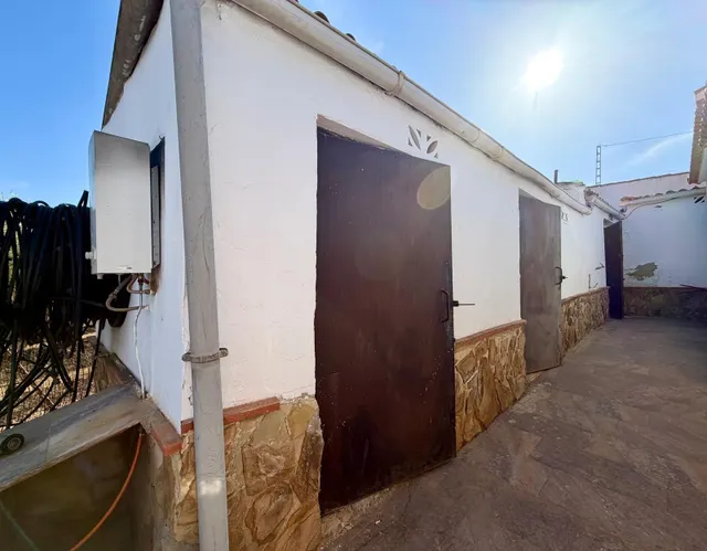 Finca en Mollina con casa, piscina, pista de tenis y 7.000 m2 de olivar. — 43