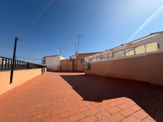 GRAN CASA DE PUEBLO, CON UN GRAN GARAJE - foto 4