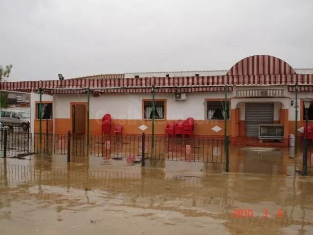 Parcela con nave
