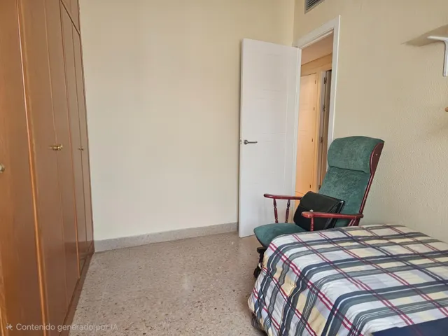 Piso de 4 dormitorios con plaza de garaje en San Basilio, con terraza de 20 m2 anexa al trastero en la cubierta. — 36