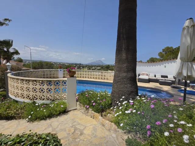 Encantadora villa en la prestigiosa zona de Balcón al Mar, Jávea — 46