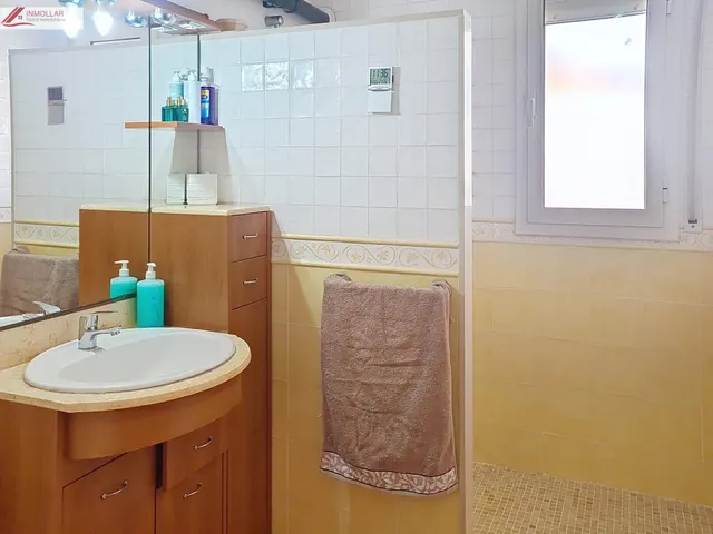 En venta Chalet independiente con piscina — 7
