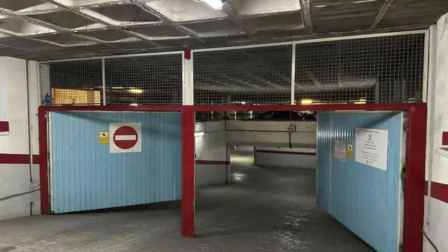 Plaza de garaje privada con videovigilancia en Parque de las Avenidas II, Torrevieja — 7
