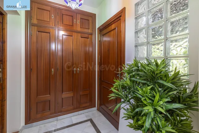 Chalet pareado con piscina, jardín y bonitas vistas a Granada en La Zubia — 4