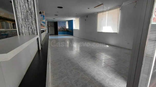 LOCAL COMERCIAL EN ESQUINA DE 228 m2 CON MÚLTIPLES POSIBILID - foto 3