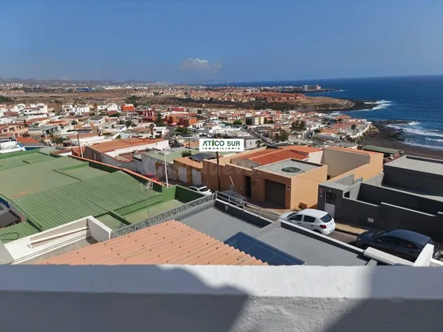 Vivienda tipo dúplex con vistas al mar en Playa del Hombre. - foto 4