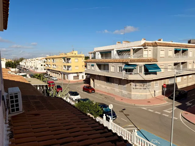 Adosado en planta alta en El Paraíso, Torrevieja — 31