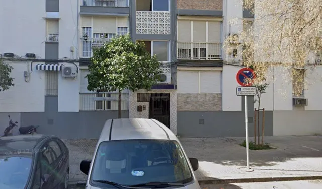 SE VENDE PISO OKUPADO en barrio ANTONIO MOMPLET Nº 4 Sevilla