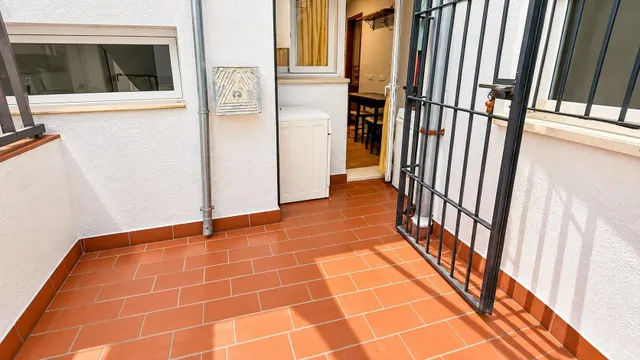 PISO VPO en PLANTA BAJA con PATIO y plaza de GARAJE en la CTRA. de MEDINA. — 7