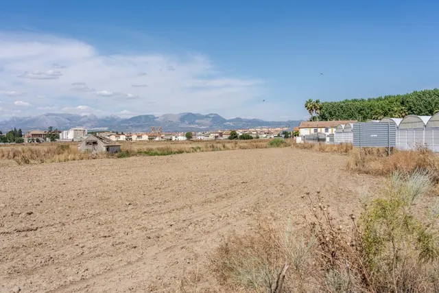 PARCELA EN SANTA FE (GRANADA). 123.000 € — 29