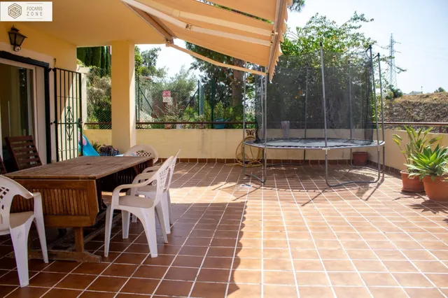 PRECIOSO CHALET PAREADO JUNTO AL MAR — 22