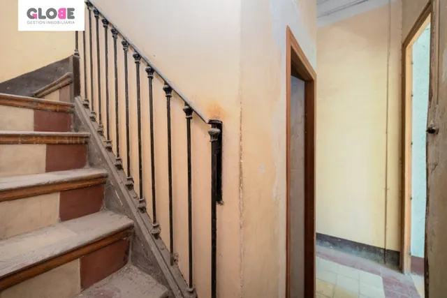 A LA VENTA EDIFICIO EN PLAZA BIB-RAMBLA — 30