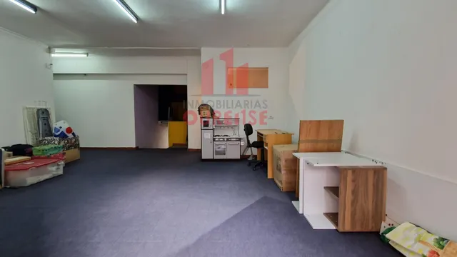 LOTE COMPUESTO POR LOCAL COMERCIAL Y VIVIENDA — 11