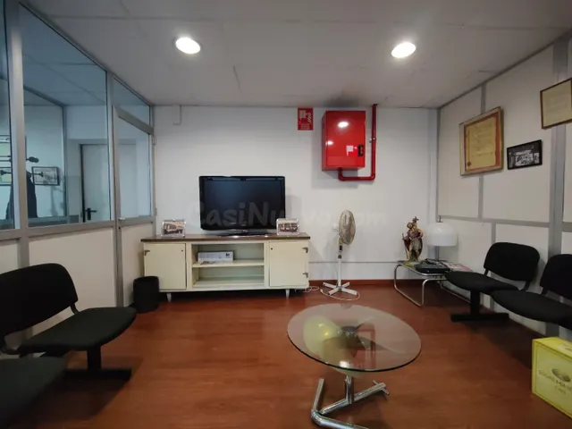 NAVE EN VENTA TOTALMENTE EQUIPADA EN LA RONDA IBÈRICA DE VIL - foto 3