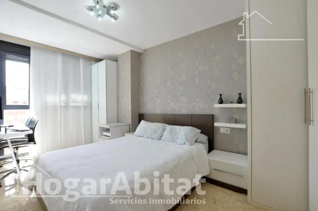 ¡vistas despejadas! amplio, alto y moderno con ascensor y balcón — 18
