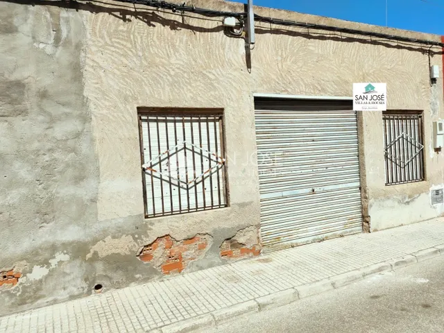 SE VENDE CASA PARA REFORMAR O PARA DERRIBAR EN EL CAMINICO D