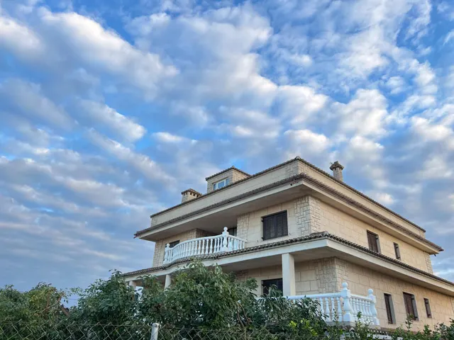 EXCELENTE CASA/CHALET, CON  MUY AMPLIA PARCELA, FRUTALES Y PISCINA, PLAYAS A 10 MINUTOS EN COCHES. — 6