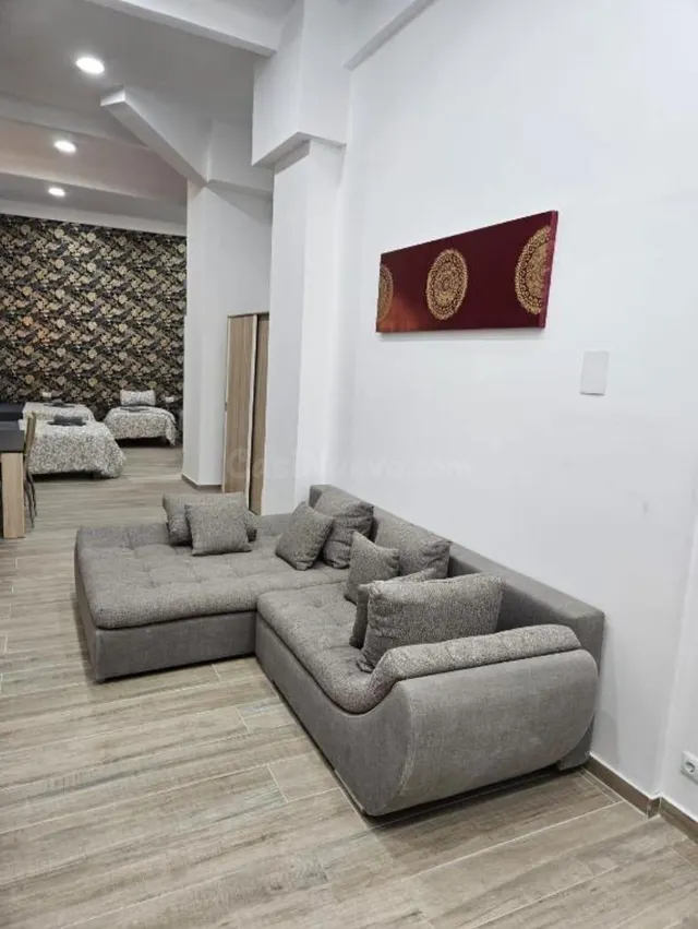 LOCAL COMERCIAL COMO VIVIENDA — 2