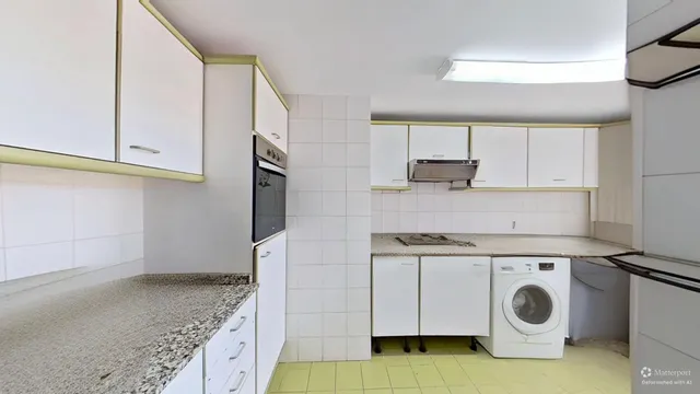 EXCELENTE ZONA, PISO TOTALMENTE EXTERIOR CON LA MEJOR ORIENTACION- ESTE, MUY LUMINOSO, 7º PISO, BUENA FINCA CARAVISTA. — 16