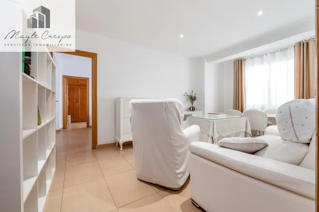 Piso de 87 m2 con 3 dormitorios en Pedro Antonio de Alarcón 27, junto a Recogidas — 24