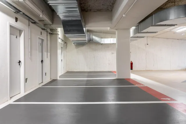 Parking de moto 3m² en alquiler - Zona Avinguda Barcelona — 9