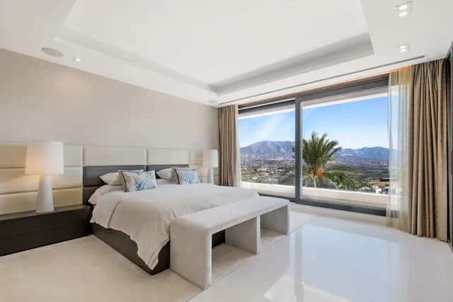 Spectacular Contemporary Villa with Exquisite Quality and Beautiful Views — 26