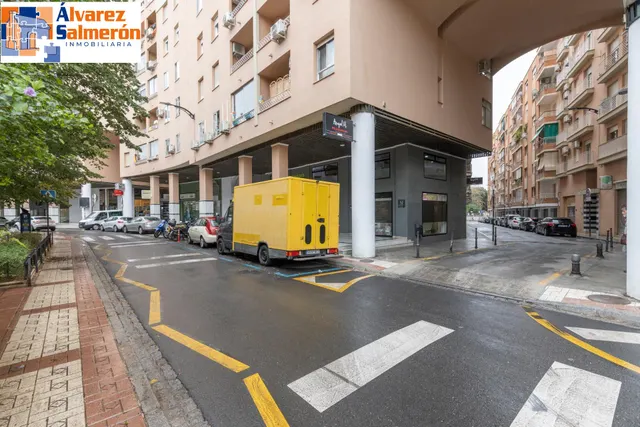 Local comercial en venta en calle agustina de aragón — 20