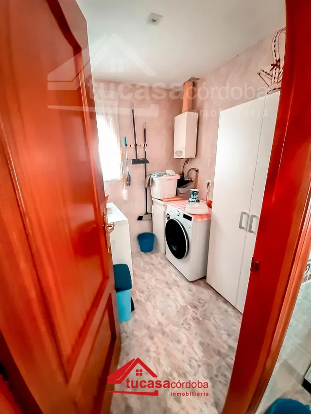 Chalet Urbano con Terreno en Villaharta – Espacio, Comodidad - foto 4