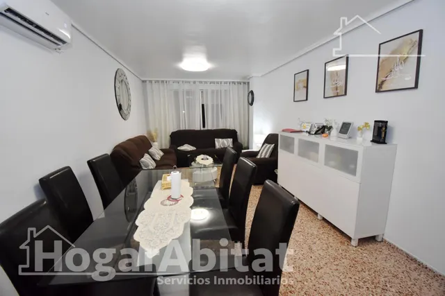 SEMIREFORMADA CON 4 DORMITORIOS Y ASCENSOR — 16