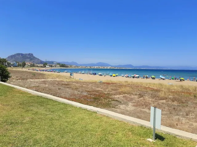 APARTAMENTO CON SALIDA DIRECTA A LA PLAYA - foto 4