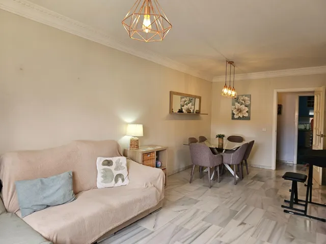 Piso familiar con Garaje, Trastero y Piscina en El Pinillo, a 800 Metros del Mediterráneo — 14