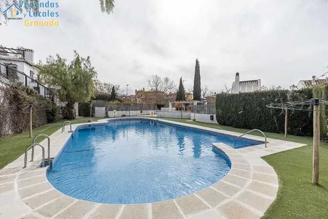 Casa única en Granada capital. — 2