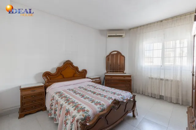 Edificio con gran potencial de inversión en La Zubia — 26