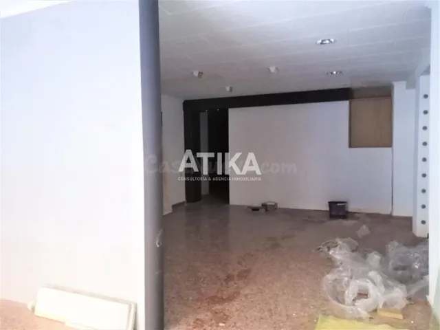 LOCAL COMERCIAL A LA VENTA EN AMPOLIA AVENIDA - foto 3